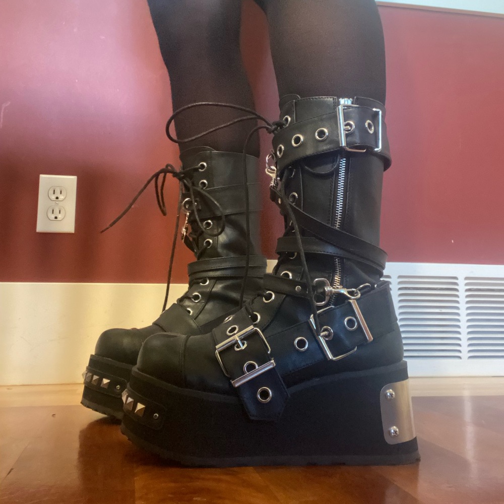 Demonia Platform Boots Women’s Size 9